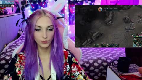 Snapshot of violet_noir_ chatting on 01/23/25, 12:19 Deya online show from 01/23/25, 12:19