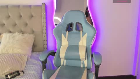  Violet  online show from 12/05/24, 05:50