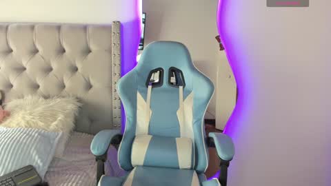  Violet  online show from 12/14/24, 03:25