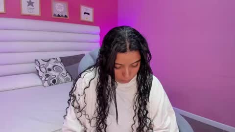 Snapshot of violet_sinclair chatting on 04/23/26, 11:31 violet_sinclair online show from 04/23/26, 11:31
