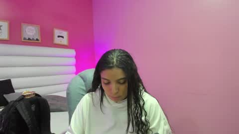 Snapshot of violet_sinclair chatting on 04/27/26, 11:19 violet_sinclair online show from 04/27/26, 11:19