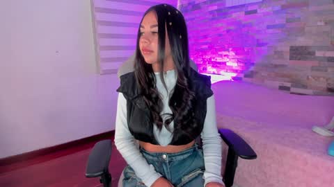 Snapshot of violet_spencer chatting on 12/05/24, 02:44 Violeta online show from 12/05/24, 02:44