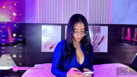 Snapshot of violet_spencer chatting on 12/18/24, 04:06 Violeta online show from 12/18/24, 04:06