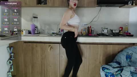 Snapshot of violet_sweet_23 chatting on 10/24/25, 03:36 violet-sweet-23 online show from 10/24/25, 03:36