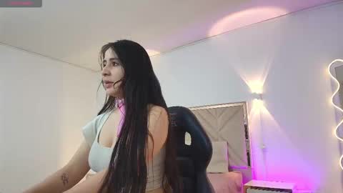 violet_tay1 online show from 09/17/25, 11:45