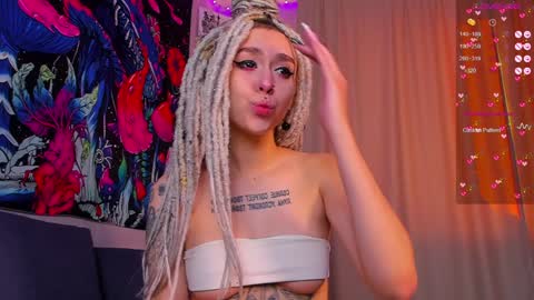 Violet online show from 01/06/25, 08:14