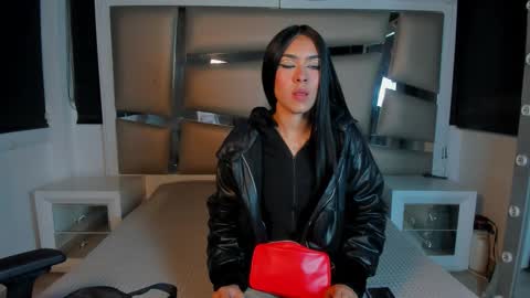 Snapshot of violeta__jade chatting on 09/25/25, 04:05 violeta__jade online show from 09/25/25, 04:05