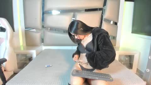 Snapshot of violeta__jade chatting on 09/29/25, 04:17 violeta__jade online show from 09/29/25, 04:17