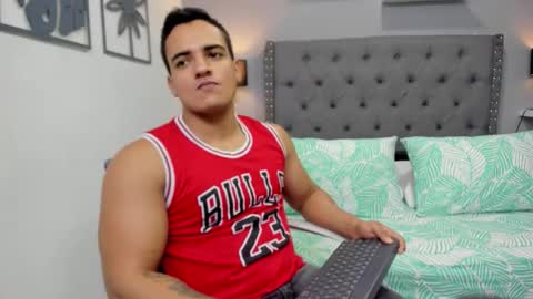 Snapshot of violeta_and_maxx chatting on 10/25/25, 02:19 VIOLETA AND MAXX online show from 10/25/25, 02:19