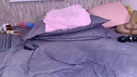 violeta london online show from 02/21/25, 09:13