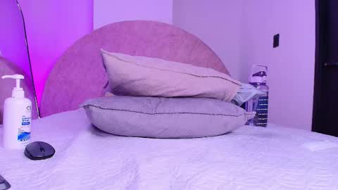 violeta london online show from 12/19/25, 12:01