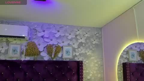 Snapshot of violeta_medina chatting on 04/23/26, 02:57 violeta_medina online show from 04/23/26, 02:57