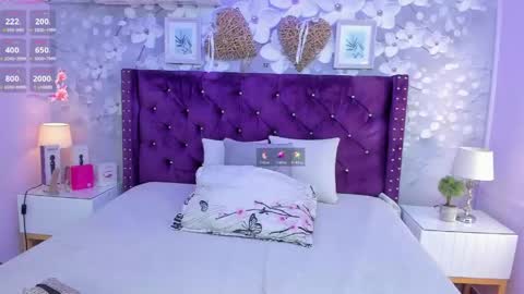 Snapshot of violeta_medina chatting on 04/24/26, 03:09 violeta_medina online show from 04/24/26, 03:09