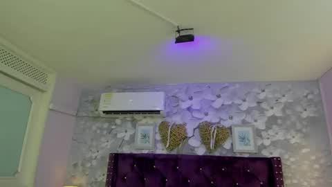 Snapshot of violeta_medina chatting on 04/30/26, 03:02 violeta_medina online show from 04/30/26, 03:02