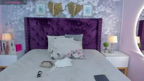 Snapshot of violeta_medina chatting on 05/06/26, 02:51 violeta_medina online show from 05/06/26, 02:51