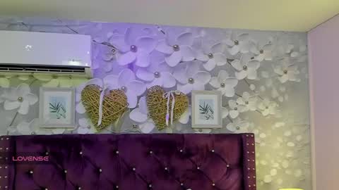 Snapshot of violeta_medina chatting on 05/10/26, 03:01 violeta_medina online show from 05/10/26, 03:01