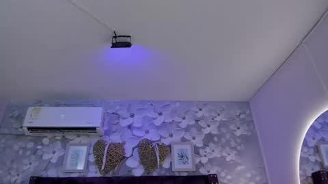 Snapshot of violeta_medina chatting on 06/03/26, 12:35 violeta_medina online show from 06/03/26, 12:35