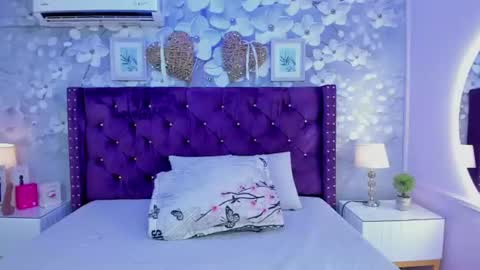 Snapshot of violeta_medina chatting on 07/11/26, 03:53 violeta_medina online show from 07/11/26, 03:53