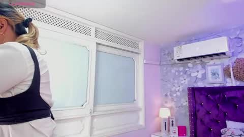 Snapshot of violeta_medina chatting on 07/17/26, 03:13 violeta_medina online show from 07/17/26, 03:13