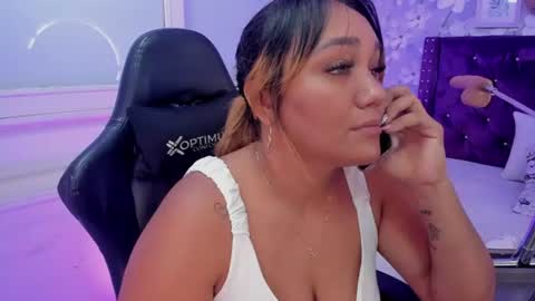 Snapshot of violeta_medina chatting on 07/18/26, 03:22 violeta_medina online show from 07/18/26, 03:22
