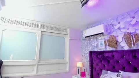 Snapshot of violeta_medina chatting on 07/19/26, 02:59 violeta_medina online show from 07/19/26, 02:59