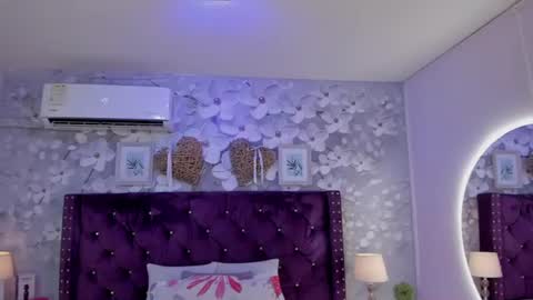 Snapshot of violeta_medina chatting on 07/26/26, 01:58 violeta_medina online show from 07/26/26, 01:58