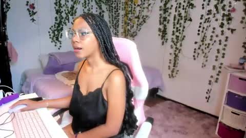 Snapshot of violeta_miler_ chatting on 05/29/26, 05:44 Violeta online show from 05/29/26, 05:44