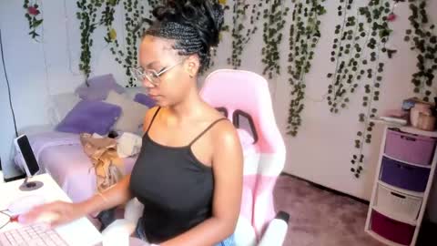 Snapshot of violeta_miler_ chatting on 06/04/26, 04:24 Violeta online show from 06/04/26, 04:24