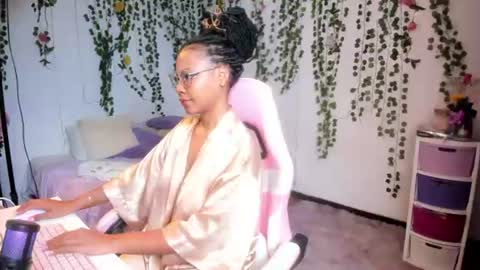 Snapshot of violeta_miler_ chatting on 07/31/26, 05:34 Violeta online show from 07/31/26, 05:34