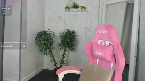 Snapshot of violeta_paul chatting on 07/06/26, 12:18 Violeta online show from 07/06/26, 12:18