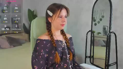 Snapshot of violeta_paul chatting on 07/11/26, 12:57 Violeta online show from 07/11/26, 12:57