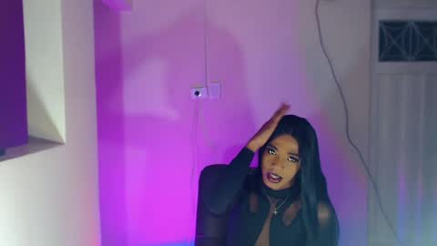 Snapshot of violeta_r_01 chatting on 06/21/26, 04:48 violeta_r_01 online show from 06/21/26, 04:48
