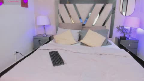 violetaa_moore online show from 06/06/26, 11:26
