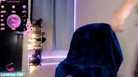 Snapshot of violetabitch chatting on 01/28/25, 10:34 Violetta Morningstar online show from 01/28/25, 10:34