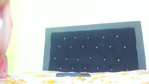 VioletaDums online show from 11/21/25, 05:06