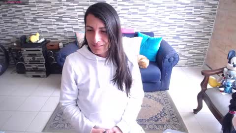 Snapshot of violetagomez_co chatting on 05/03/26, 03:40 Violeta Gmez online show from 05/03/26, 03:40