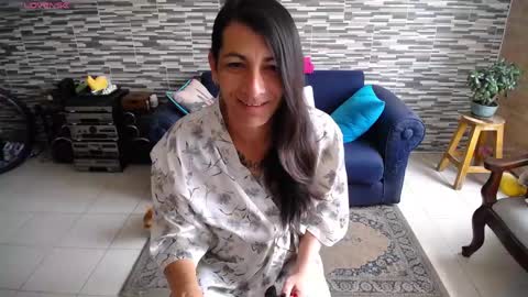 Snapshot of violetagomez_co chatting on 05/16/26, 12:37 Violeta Gmez online show from 05/16/26, 12:37