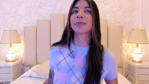 Snapshot of violetahills_ chatting on 06/10/26, 01:32 Violeta online show from 06/10/26, 01:32