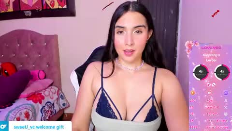 Snapshot of violetalee chatting on 06/25/26, 05:12 Jimena online show from 06/25/26, 05:12