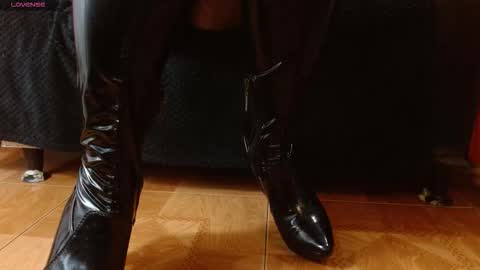 Violeta  morrison online show from 11/15/25, 09:06