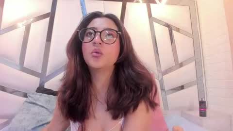 Snapshot of violetanebula_ chatting on 08/05/26, 10:44 Violet online show from 08/05/26, 10:44