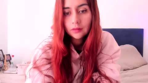 Snapshot of violetasweet20 chatting on 10/05/25, 03:21 Sara Torres online show from 10/05/25, 03:21