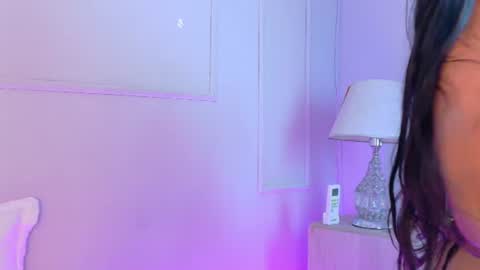 Violet online show from 07/06/26, 11:51