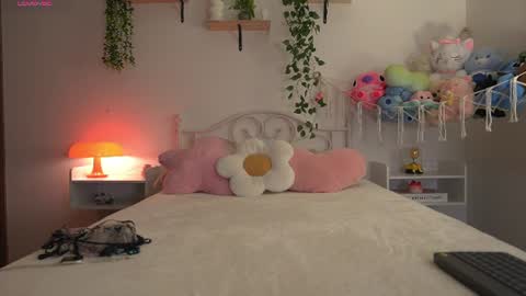 violeth___ online show from 07/22/26, 11:02