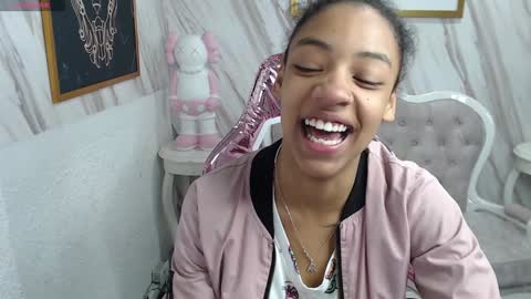 violeth_b online show from 12/02/24, 12:51