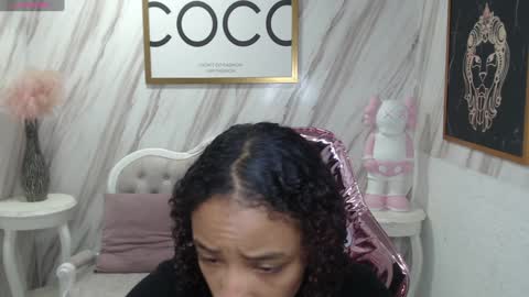 violeth_b online show from 12/06/24, 12:38