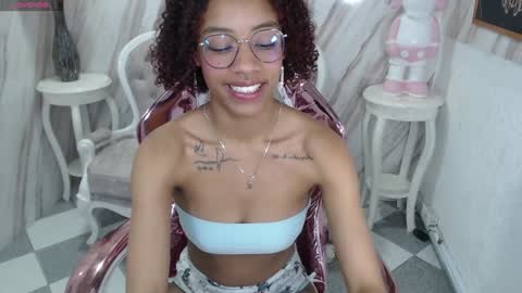 violeth_b online show from 12/11/24, 06:52