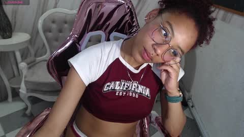 violeth_b online show from 01/03/25, 06:46
