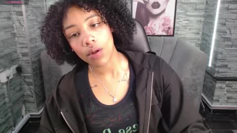 violeth_b online show from 09/11/25, 12:49