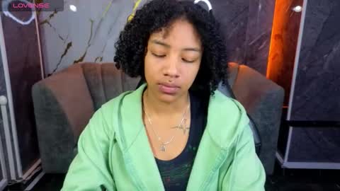 violeth_b online show from 11/07/25, 01:33